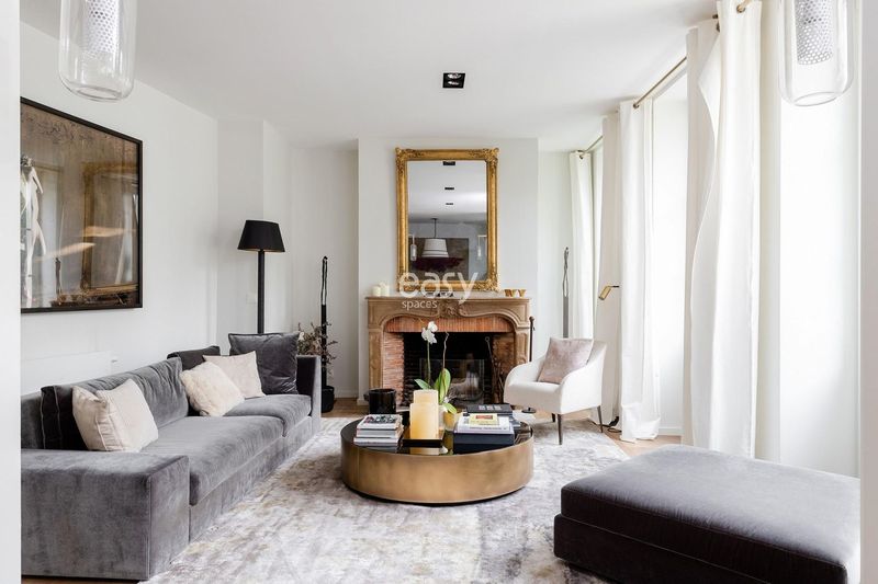 villa with swimming pool available for rent for photo shoots in the area of 75